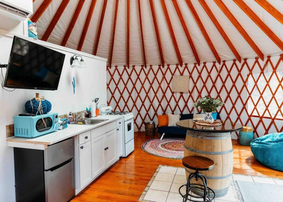 Heated & Ac Yurt Villa Penn Yan Bagian luar foto